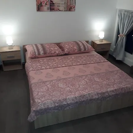 Διαμέρισμα Rozalija *