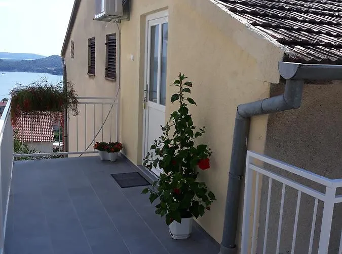 Rozalija Apartment *